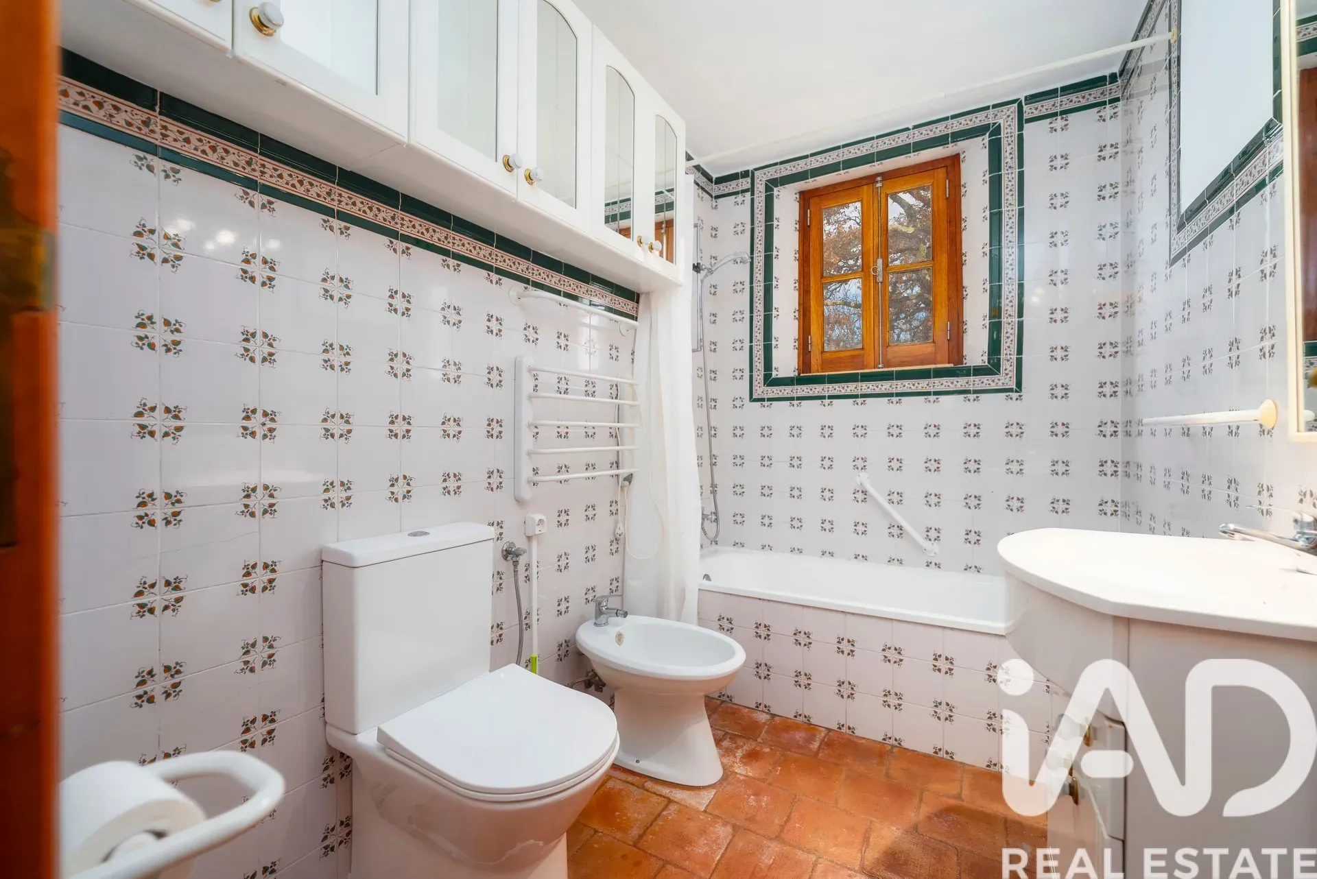 Spacious 4-Bedroom House with Pool and Garden in São Brás de Alportel - View image 24 of 38