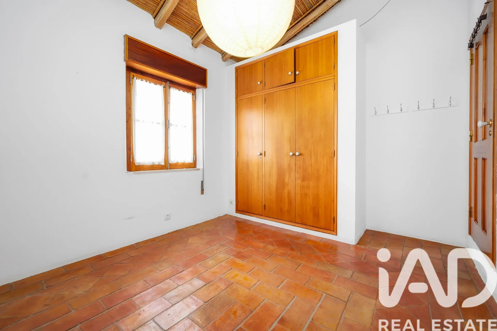 Spacious 4-Bedroom House with Pool and Garden in São Brás de Alportel - View image 25 of 38