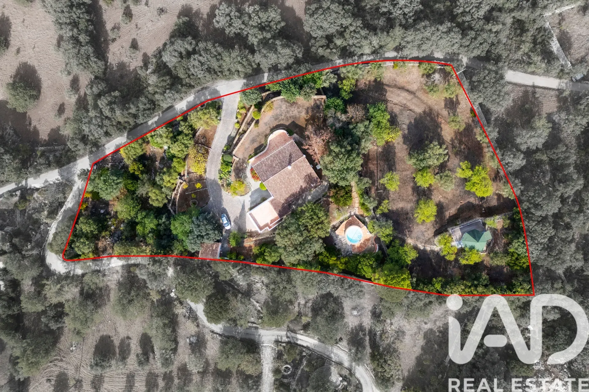 Spacious 4-Bedroom House with Pool and Garden in São Brás de Alportel - View image 38 of 38