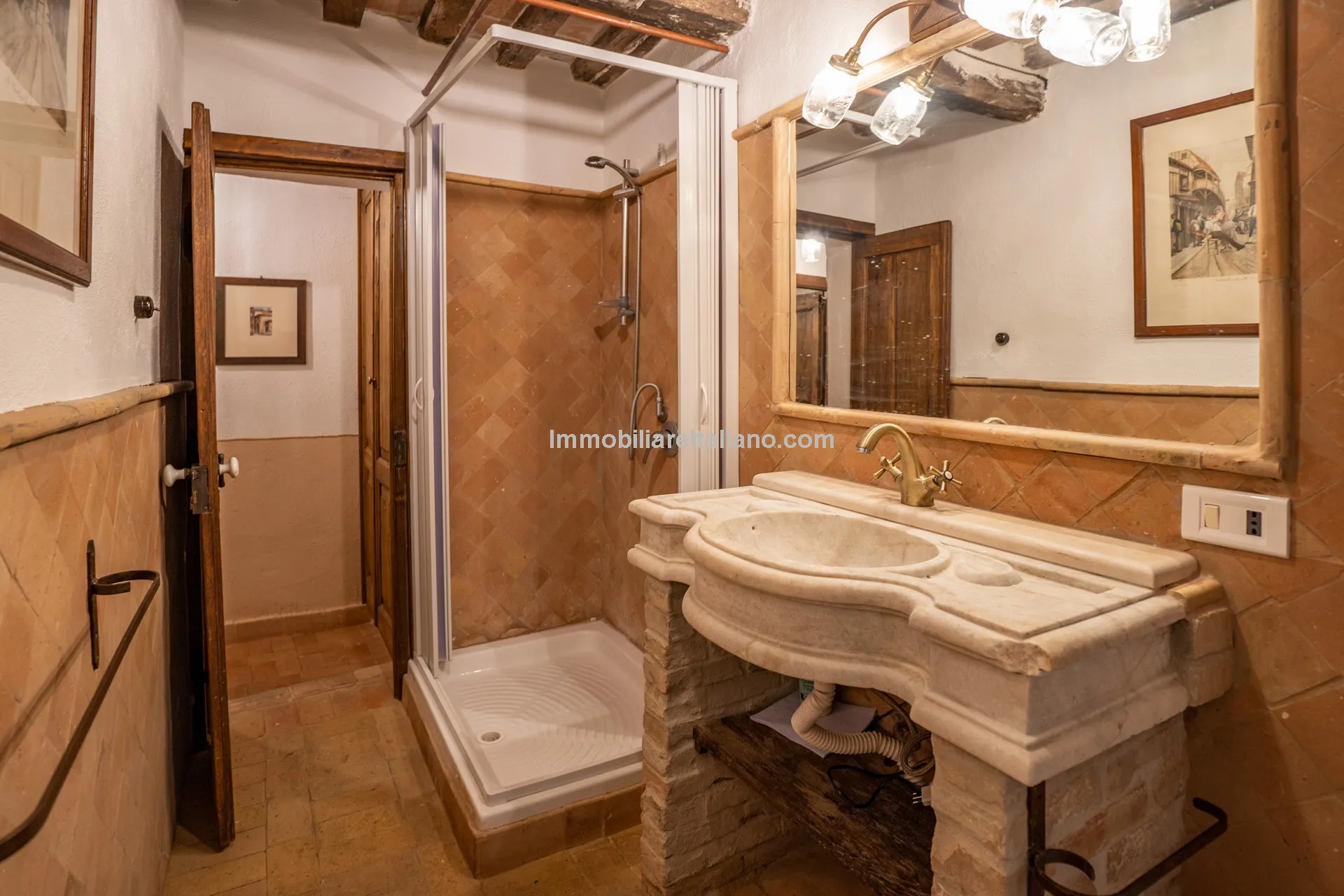 Elegant 4-Bed Townhouse in Cortona's Historic Heart with Modern Comforts - View image 44 of 46