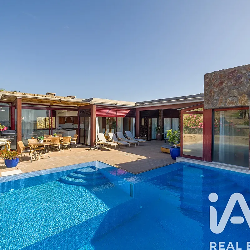 5-Bedroom House with Private Pool and Garden in Mogán, Spain