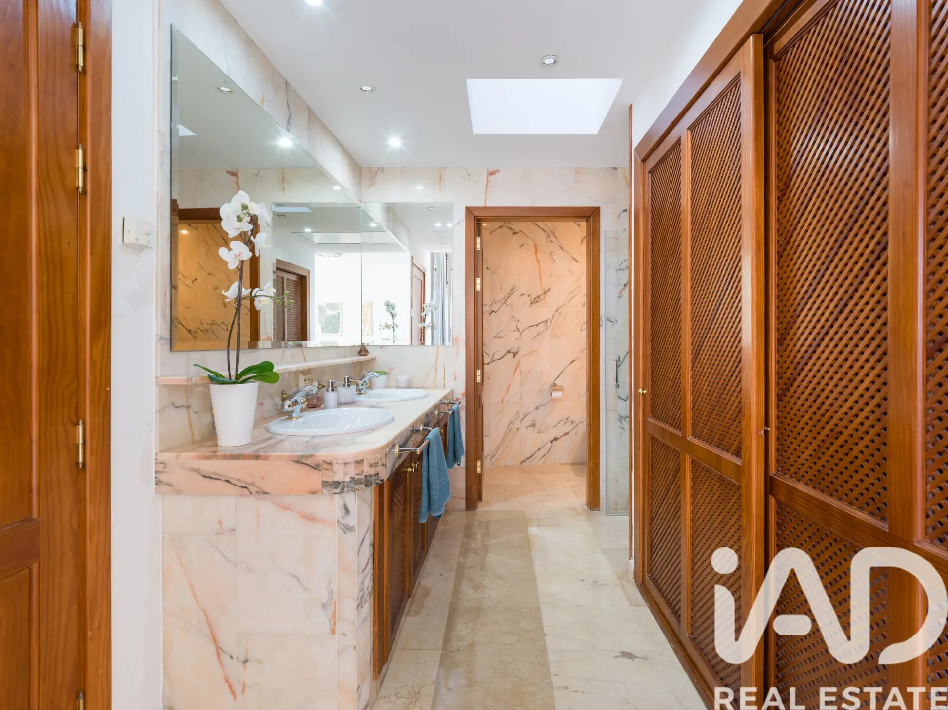 5-Bedroom House with Private Pool and Garden in Mogán, Spain - View image 18 of 35