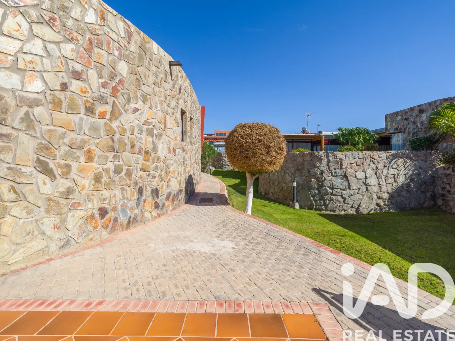 5-Bedroom House with Private Pool and Garden in Mogán, Spain - View image 34 of 35