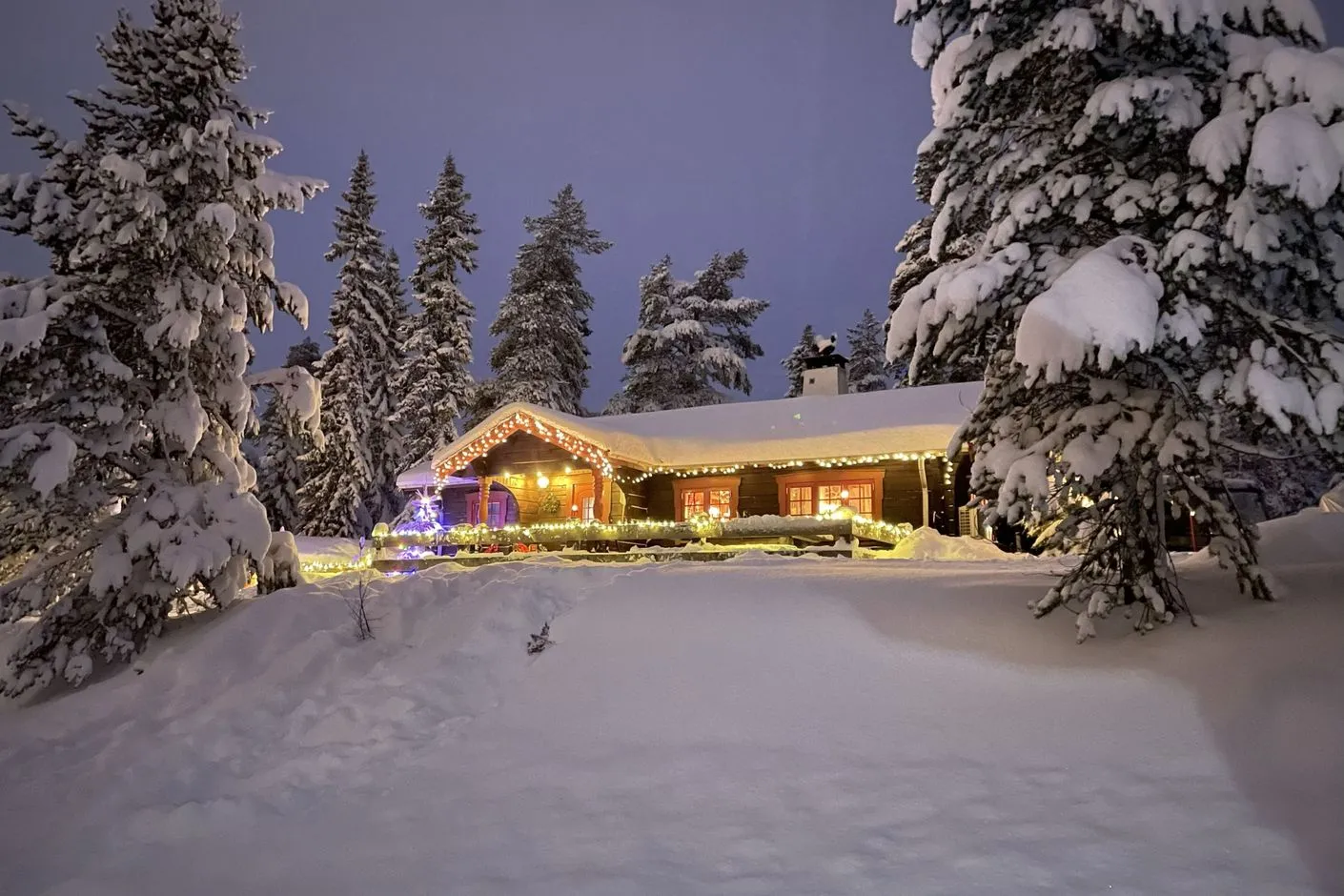 1970s 4-Bedroom Country House with Expansive Garden in Malung-Sälen - Image 1