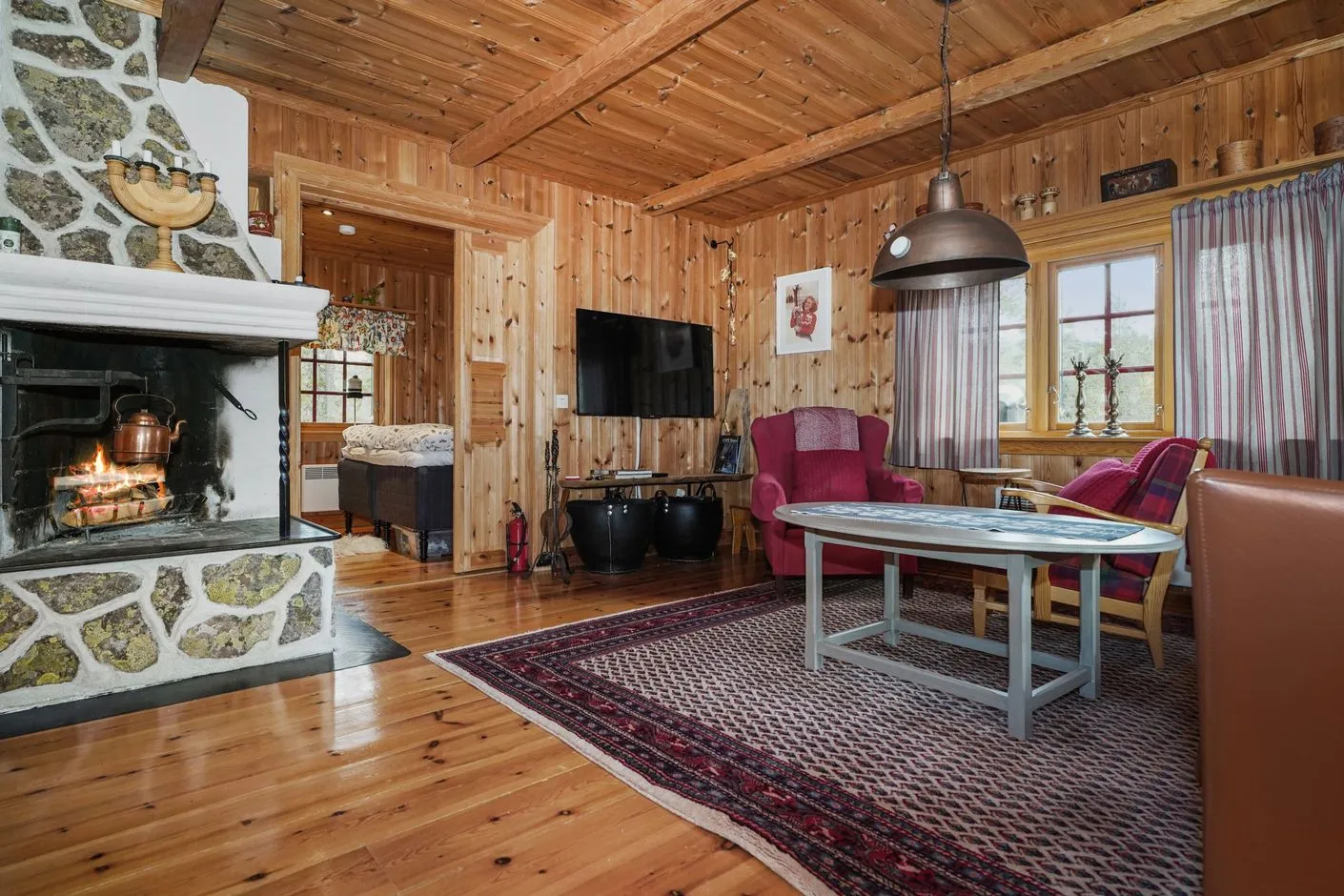 1970s 4-Bedroom Country House with Expansive Garden in Malung-Sälen - Image 5