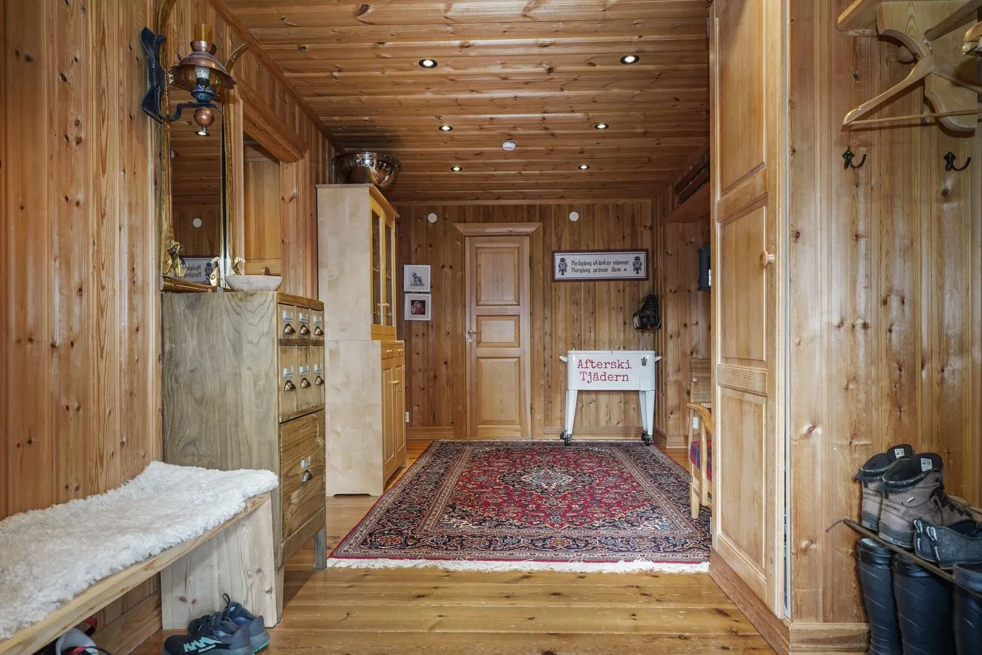 1970s 4-Bedroom Country House with Expansive Garden in Malung-Sälen - View image 17 of 34