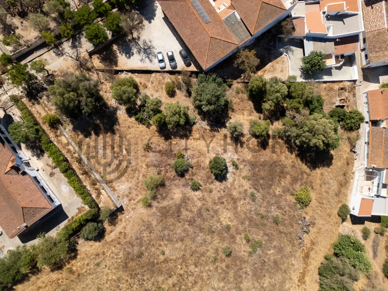 Land with Ruin for Development in Paderne, Faro - Prime Investment Opportunity - Image 1
