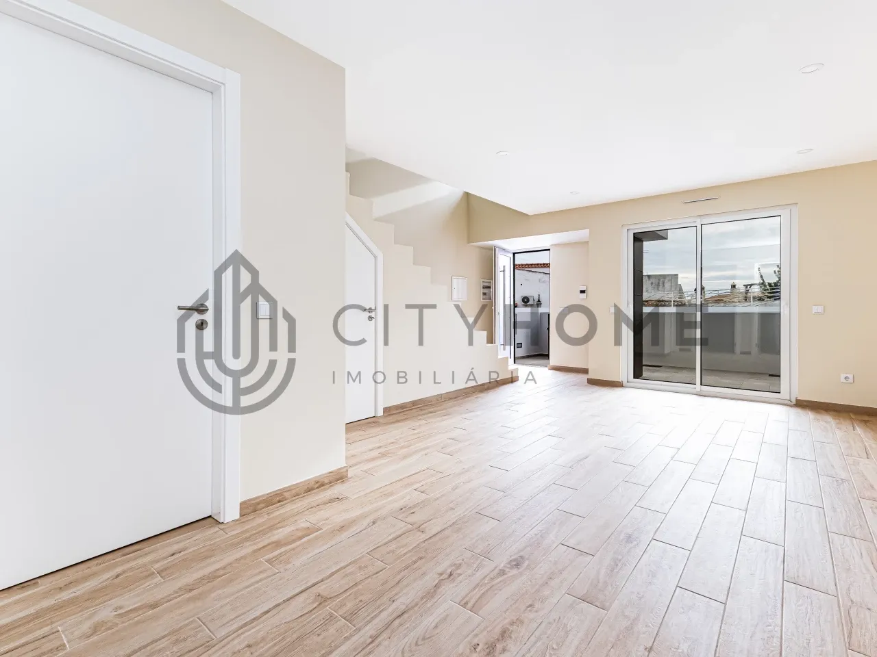 Contemporary 3-Bedroom Villa with Pool and Sea Views in Albufeira - View image 6 of 34