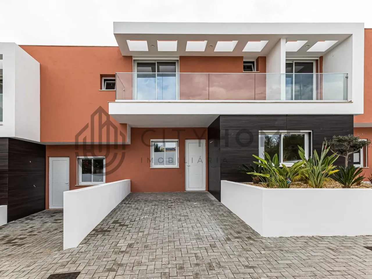 Contemporary 3-Bedroom Villa with Pool and Sea Views in Albufeira - View image 22 of 34