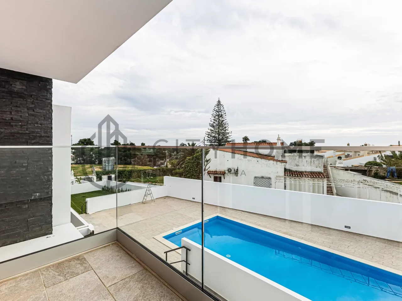 Contemporary 3-Bedroom Villa with Pool and Sea Views in Albufeira - View image 24 of 34