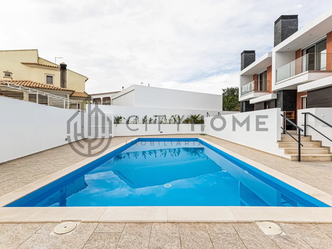 Contemporary 3-Bedroom Villa with Pool and Sea Views in Albufeira - View image 25 of 34