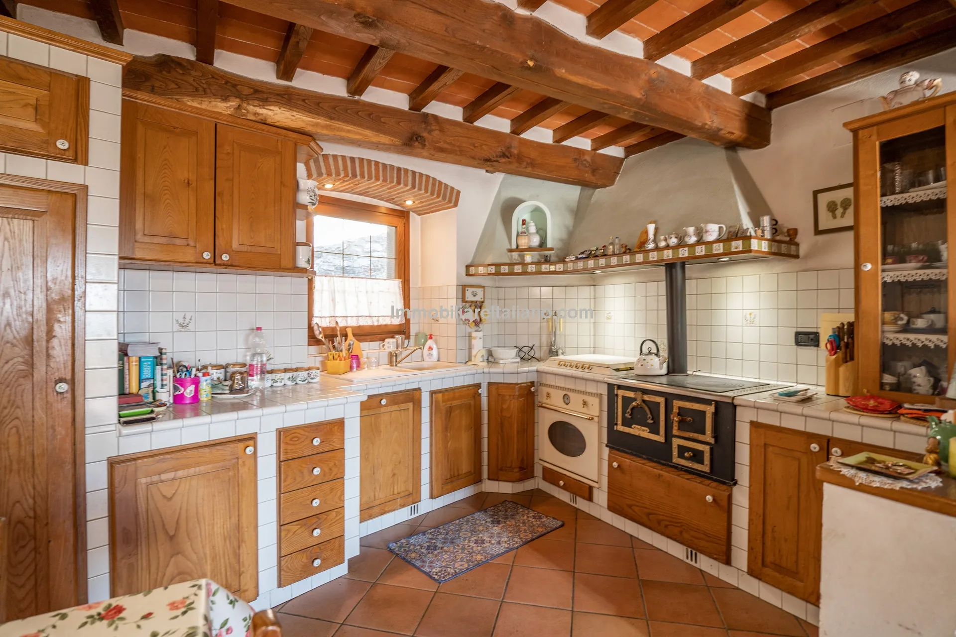 Tuscan Country House with Redevelopment Prospects in Caprese Michelangelo - View image 29 of 51