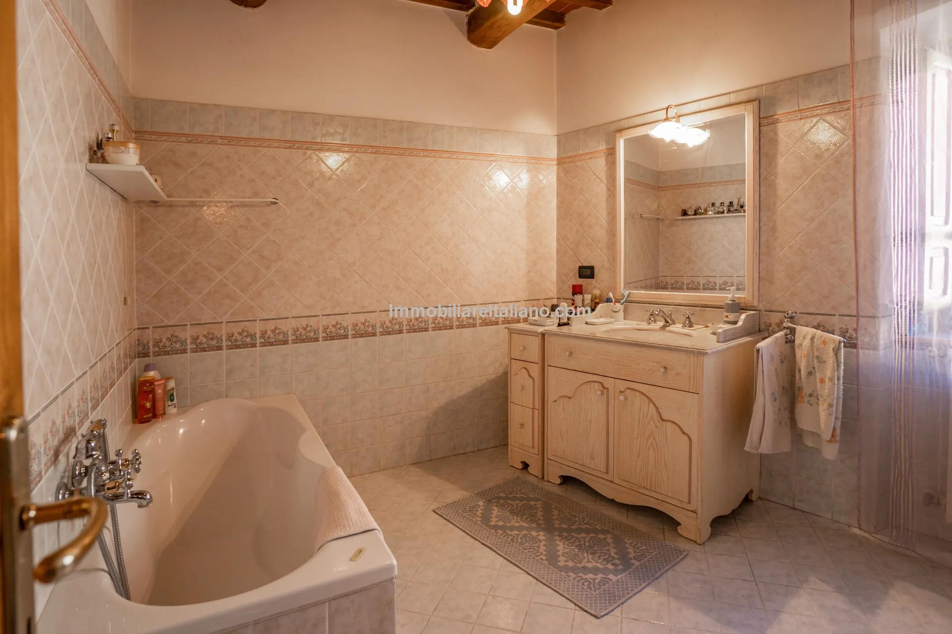 Tuscan Country House with Redevelopment Prospects in Caprese Michelangelo - View image 33 of 51