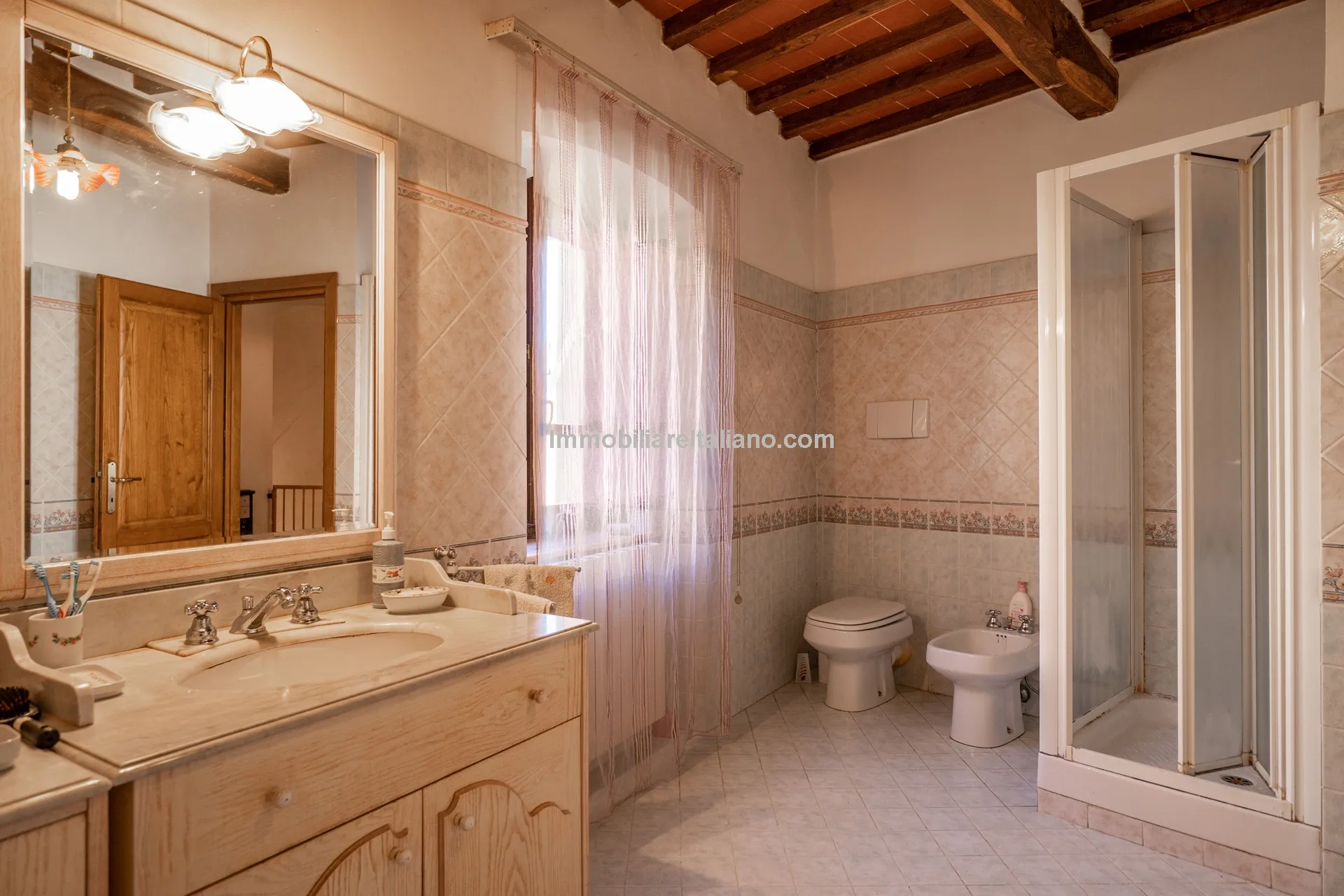 Tuscan Country House with Redevelopment Prospects in Caprese Michelangelo - View image 34 of 51