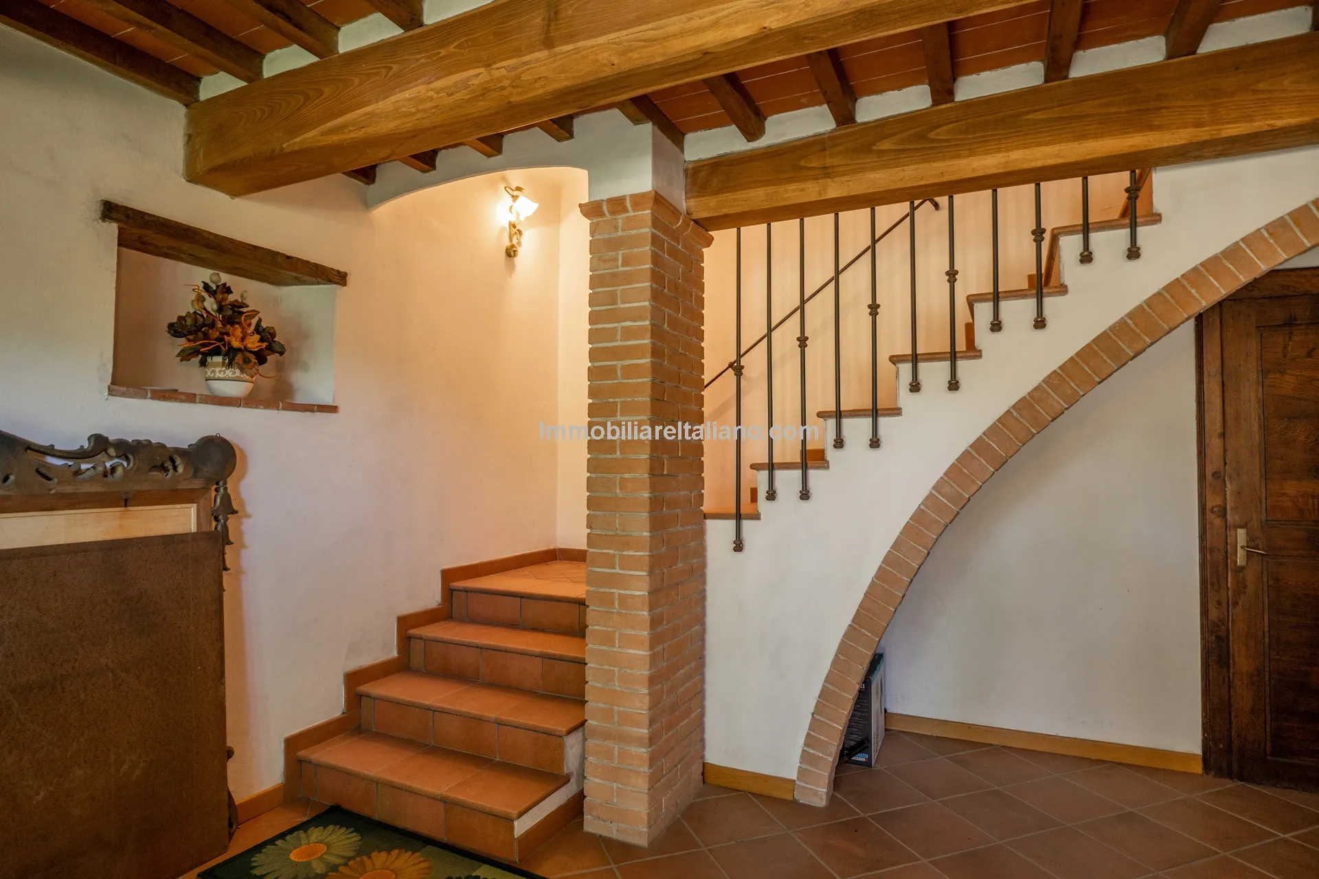 Tuscan Country House with Redevelopment Prospects in Caprese Michelangelo - View image 41 of 51
