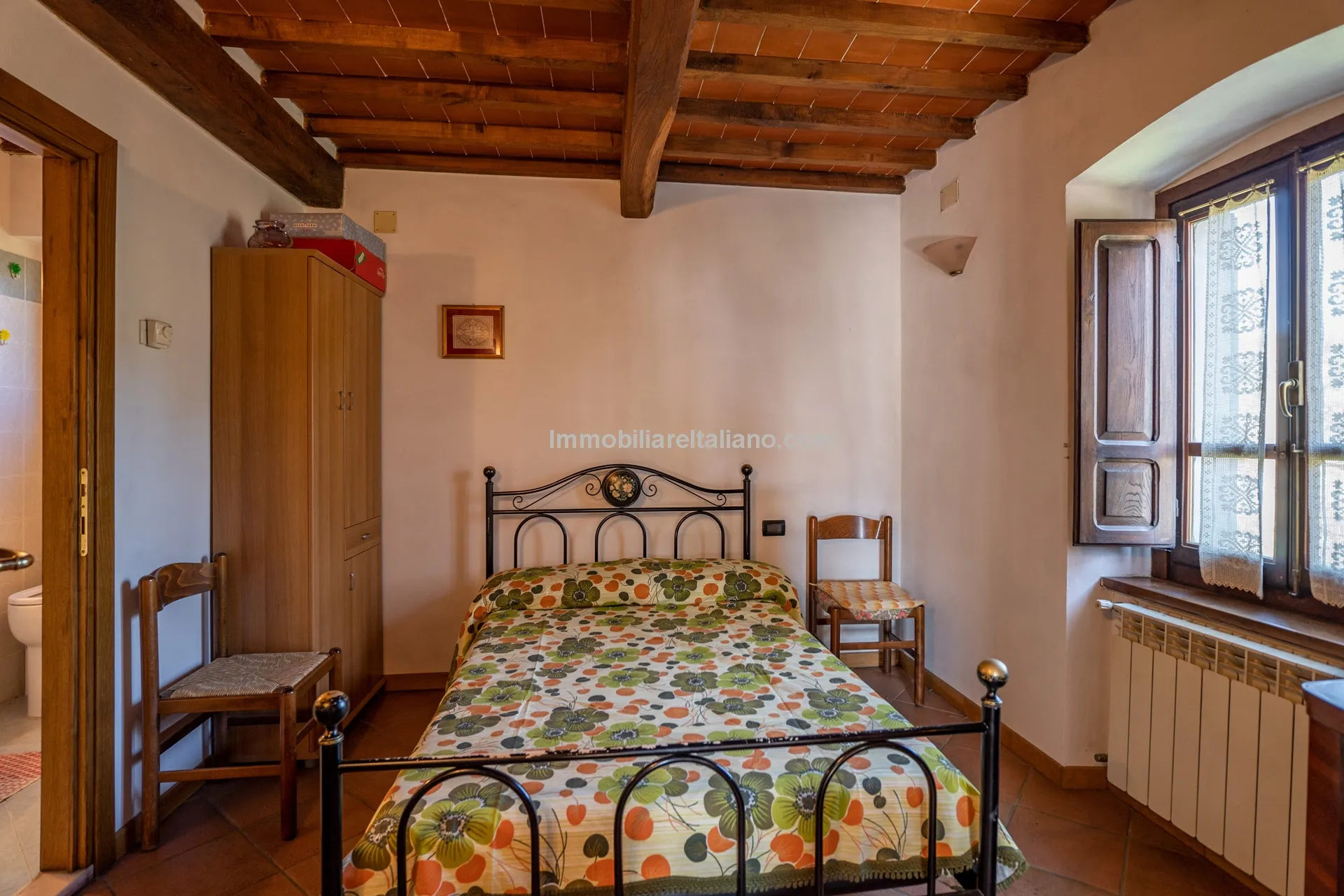 Tuscan Country House with Redevelopment Prospects in Caprese Michelangelo - View image 44 of 51