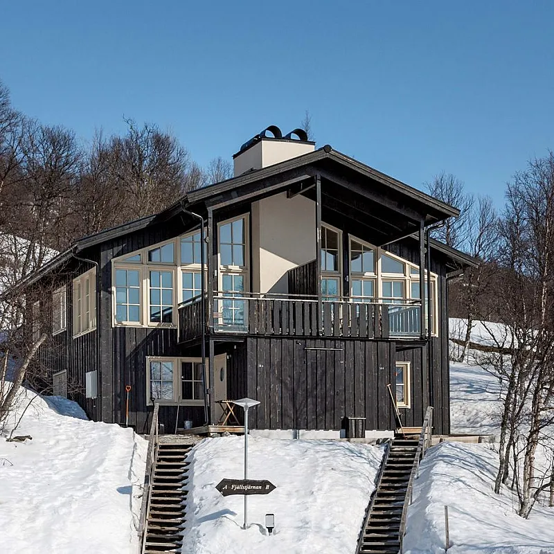 Spacious 10-Bedroom Retreat in Scenic Tänndalen