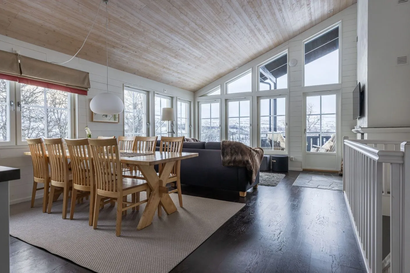 Spacious 10-Bedroom Retreat in Scenic Tänndalen - Image 3