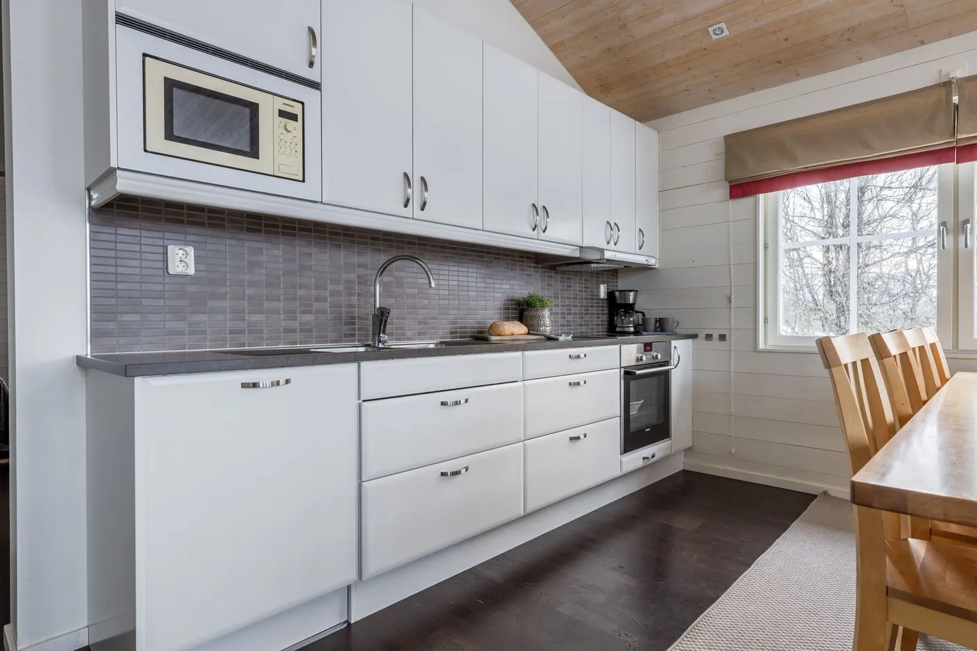 Spacious 10-Bedroom Retreat in Scenic Tänndalen - View image 9 of 26