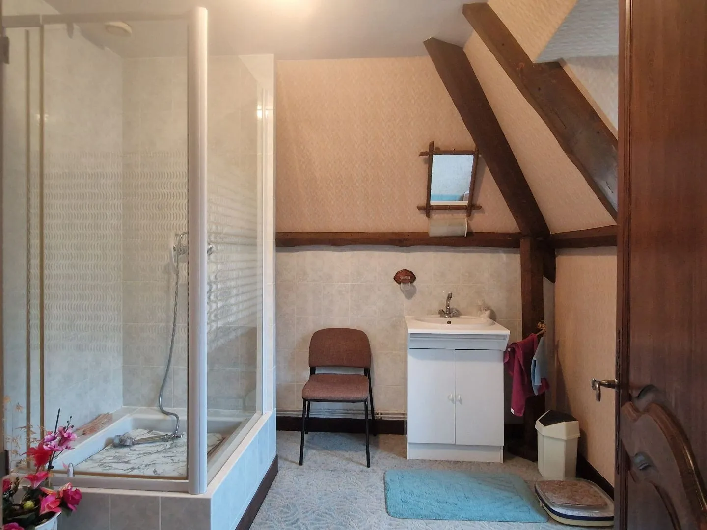 1970s French Home with Expansive Garden and Versatile Layout in Le Bugue - View image 17 of 24