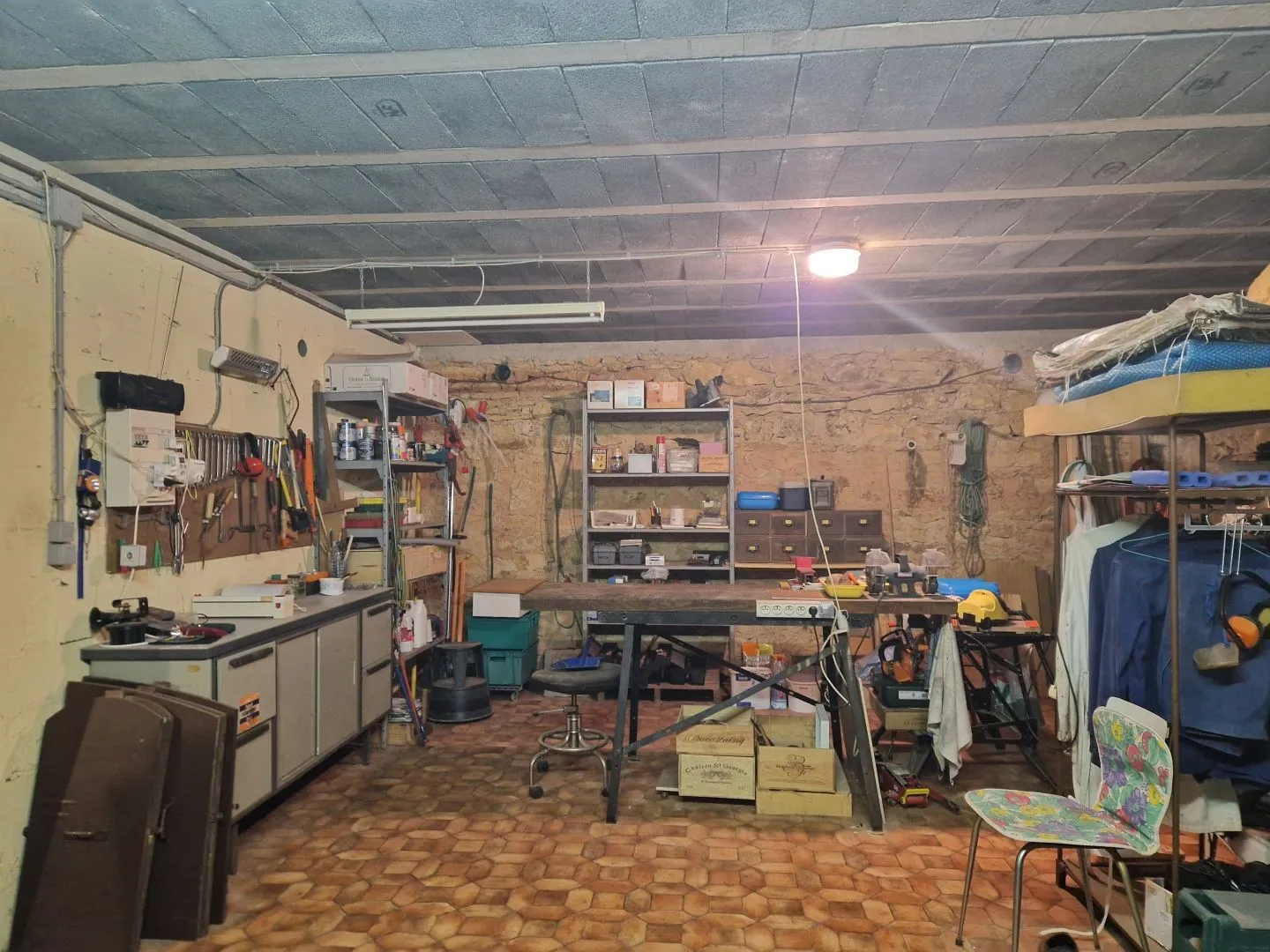 1970s French Home with Expansive Garden and Versatile Layout in Le Bugue - View image 20 of 24