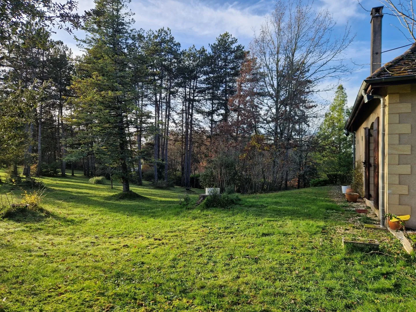 1970s French Home with Expansive Garden and Versatile Layout in Le Bugue - View image 22 of 24