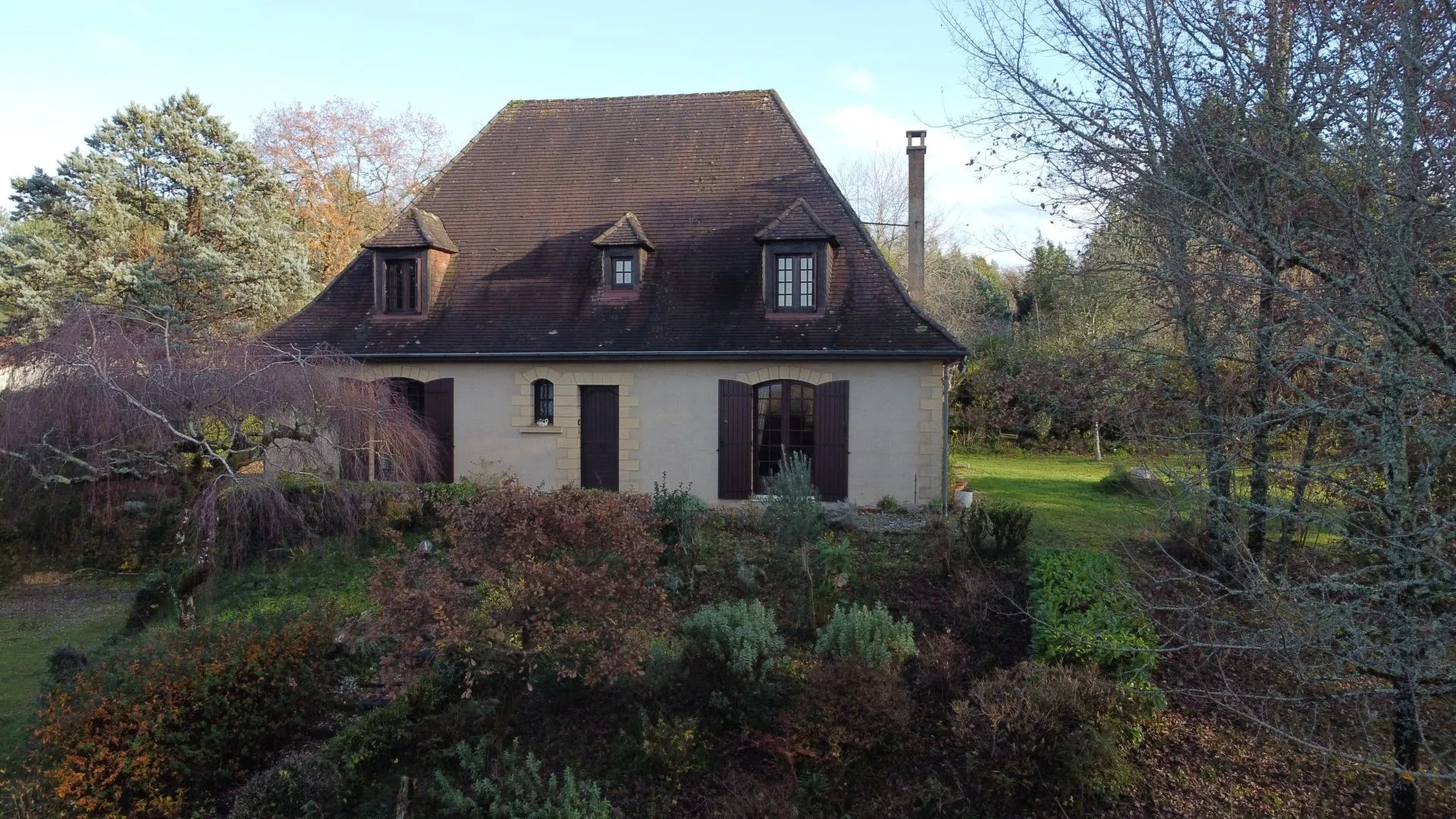 1970s French Home with Expansive Garden and Versatile Layout in Le Bugue - View image 24 of 24