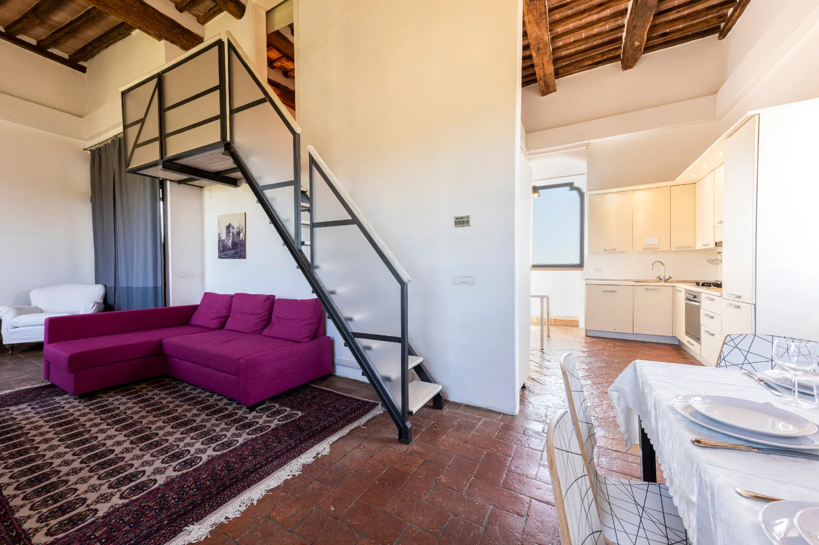 Historic 5-Bedroom Tower House with Roof Terrace in Monteriggioni, Tuscany - View image 33 of 51