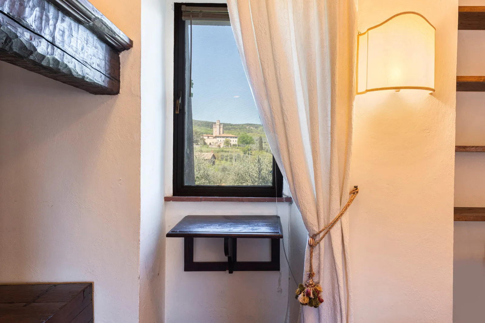 Historic 5-Bedroom Tower House with Roof Terrace in Monteriggioni, Tuscany - View image 39 of 51