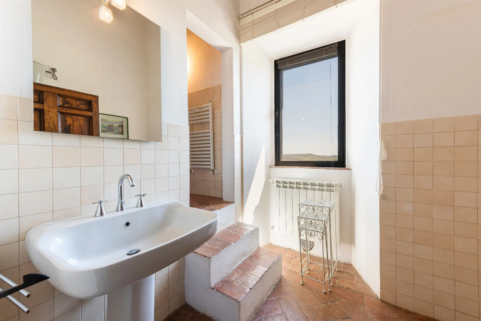 Historic 5-Bedroom Tower House with Roof Terrace in Monteriggioni, Tuscany - View image 43 of 51