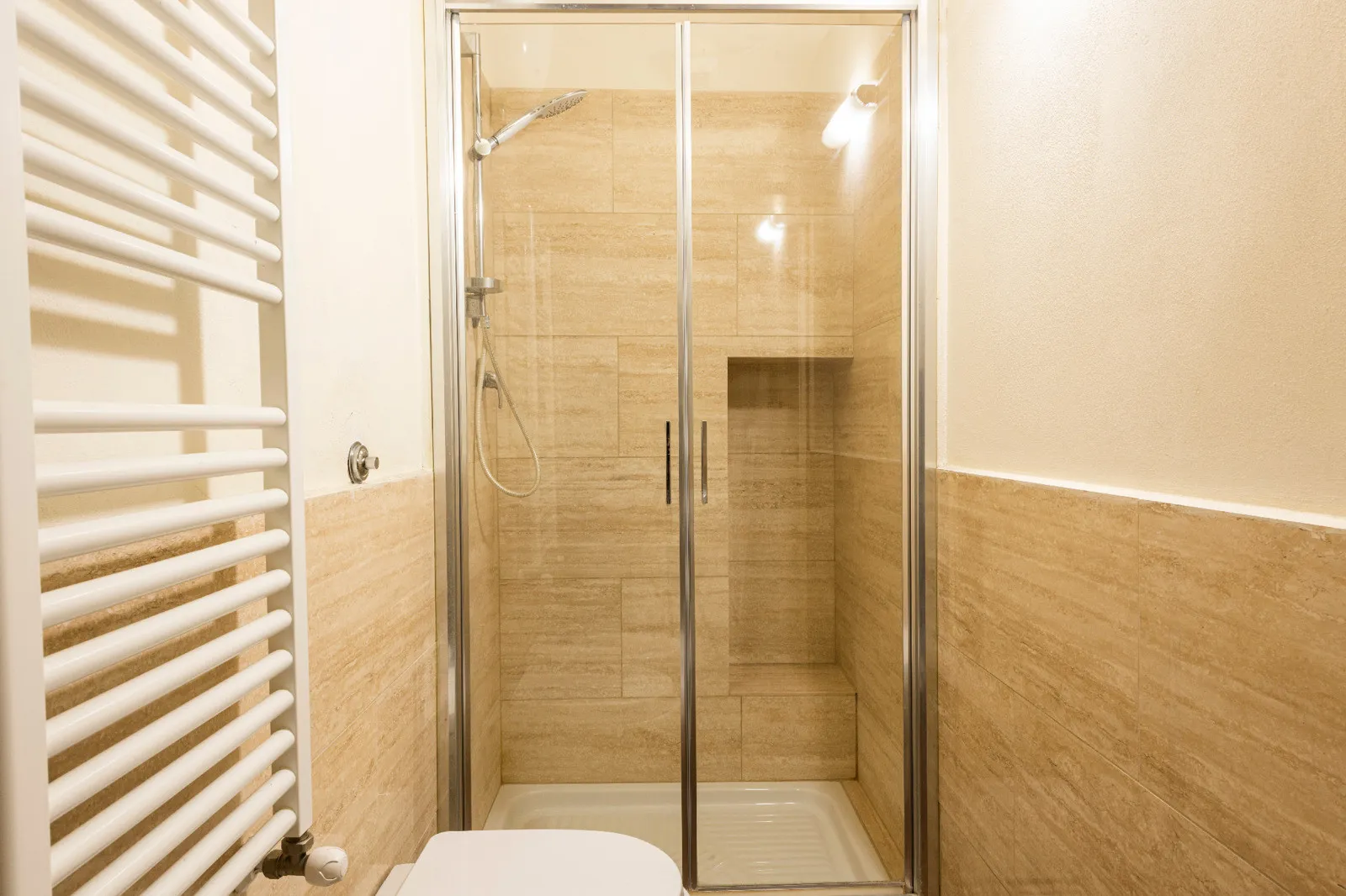 Historic 5-Bedroom Tower House with Roof Terrace in Monteriggioni, Tuscany - View image 44 of 51