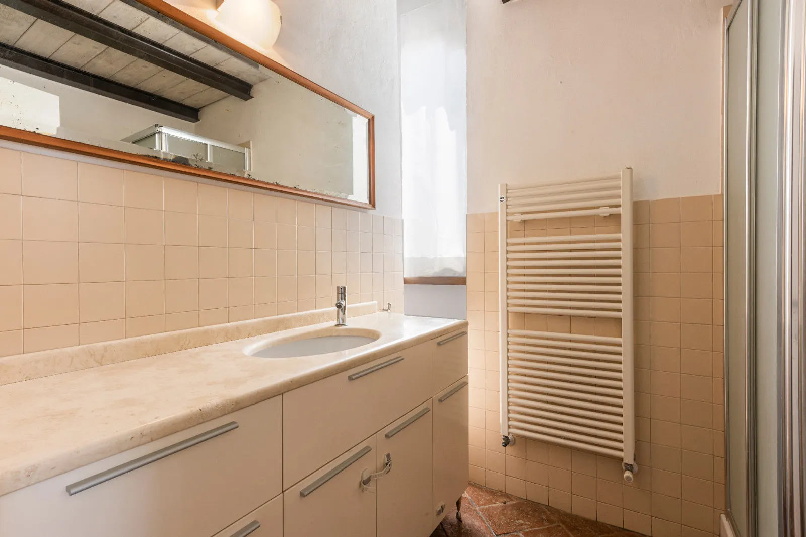 Historic 5-Bedroom Tower House with Roof Terrace in Monteriggioni, Tuscany - View image 45 of 51