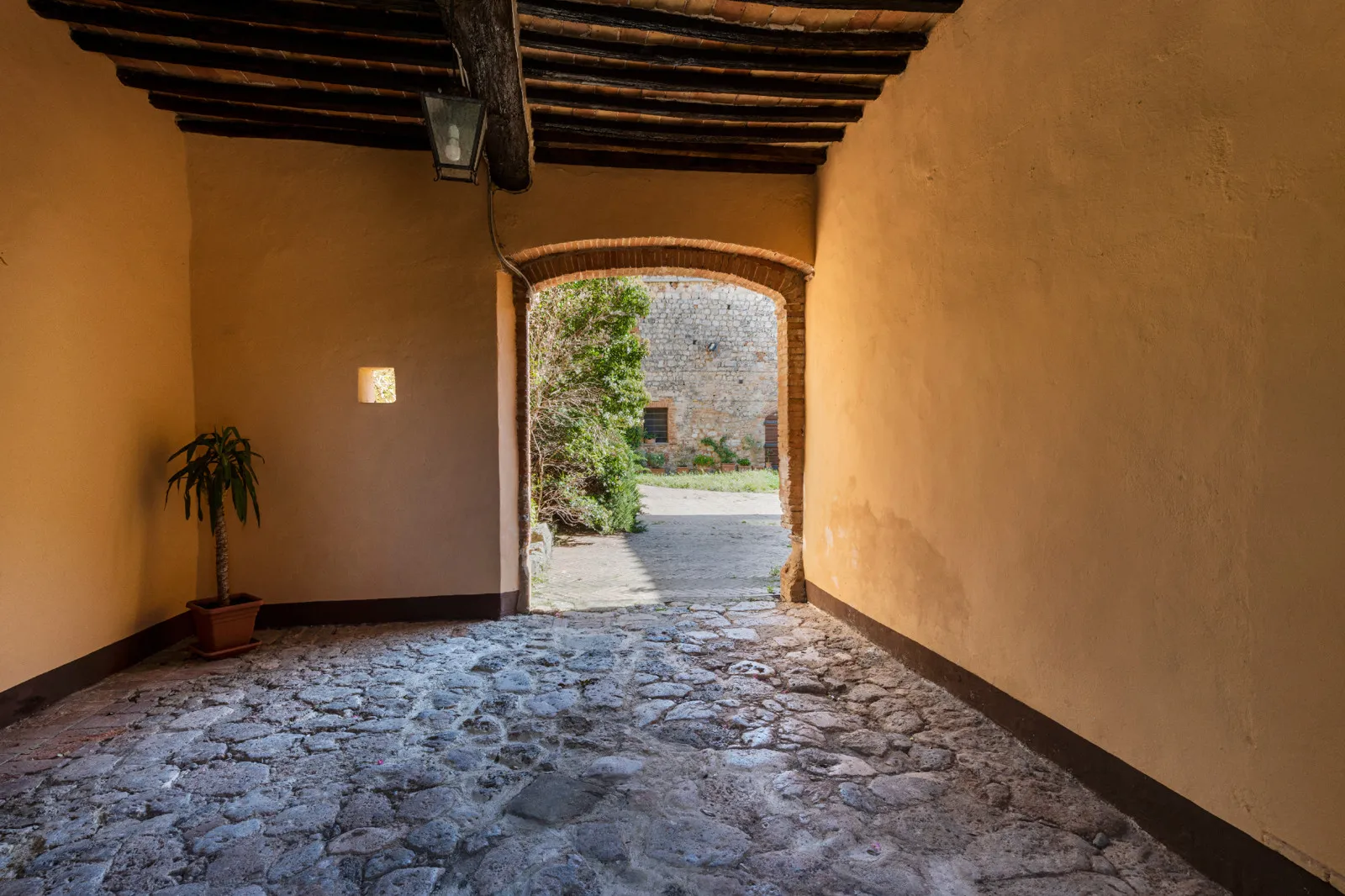 Historic 5-Bedroom Tower House with Roof Terrace in Monteriggioni, Tuscany - View image 47 of 51