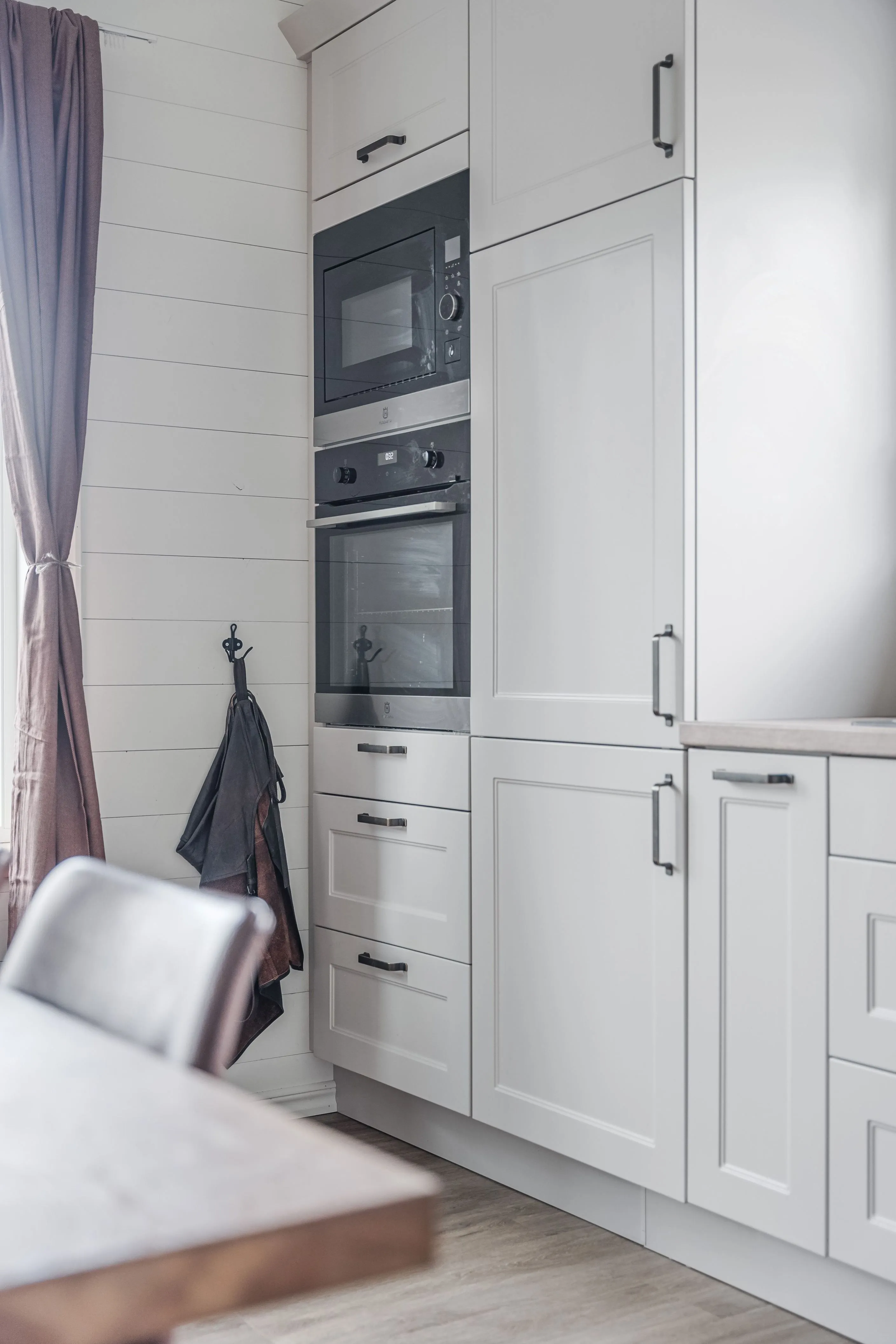 Nykyaikainen 3 makuuhuoneen huvila, jossa on laaja puutarha Bruksvallarnan maisemissa - Näytä kuva 10 / 43