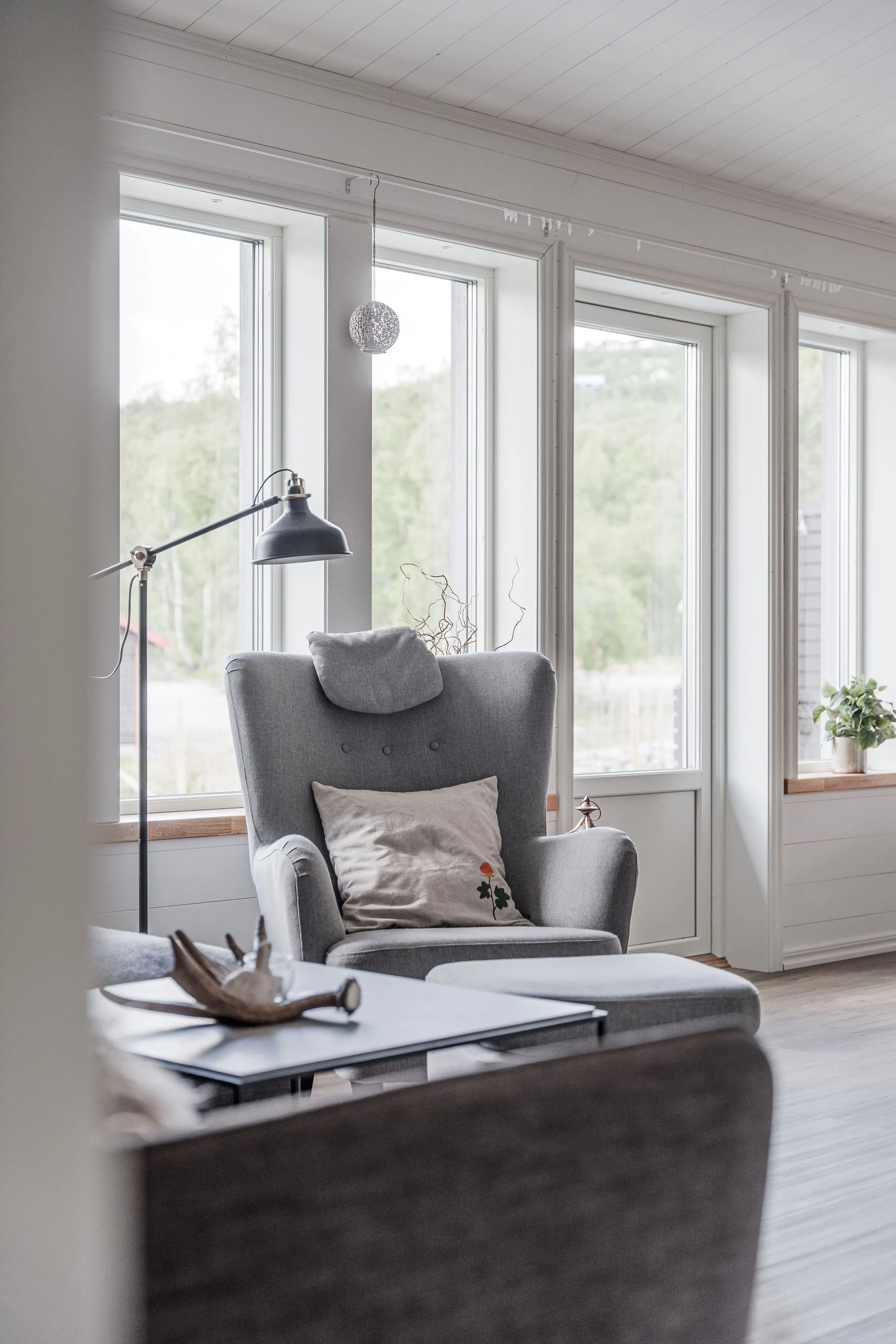 Nykyaikainen 3 makuuhuoneen huvila, jossa on laaja puutarha Bruksvallarnan maisemissa - Näytä kuva 16 / 43