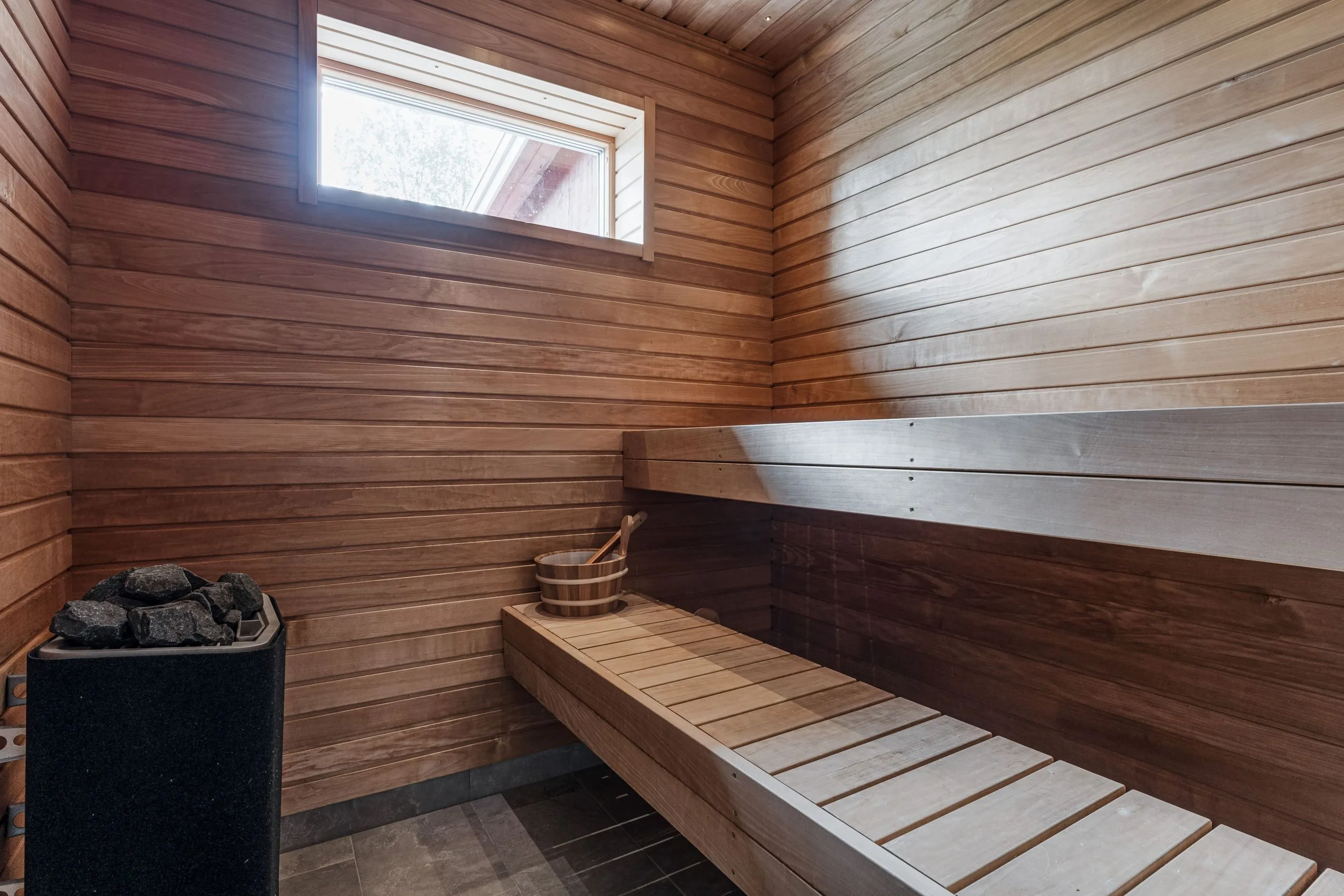 Nykyaikainen 3 makuuhuoneen huvila, jossa on laaja puutarha Bruksvallarnan maisemissa - Näytä kuva 25 / 43