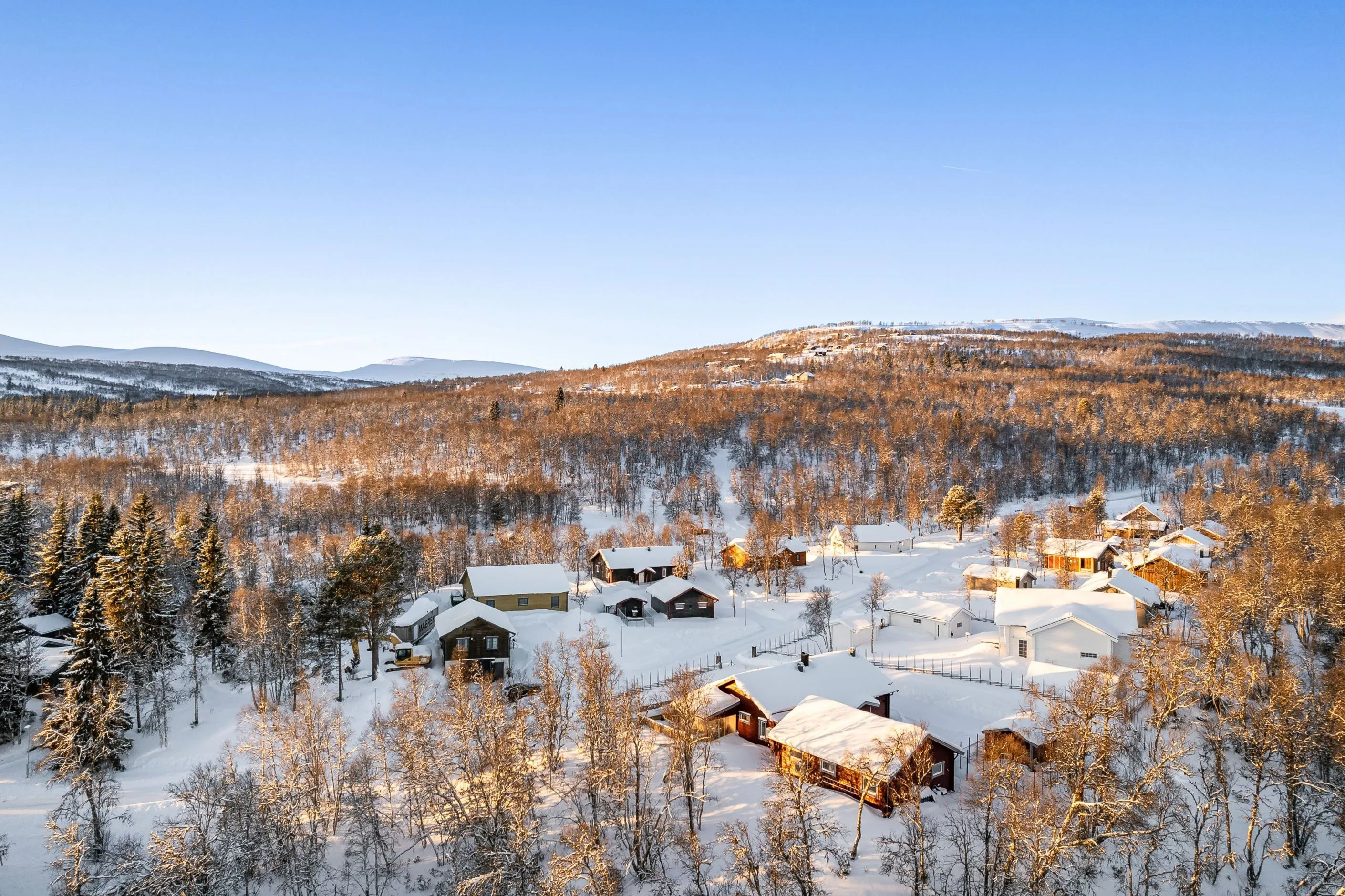 Nykyaikainen 3 makuuhuoneen huvila, jossa on laaja puutarha Bruksvallarnan maisemissa - Näytä kuva 35 / 43