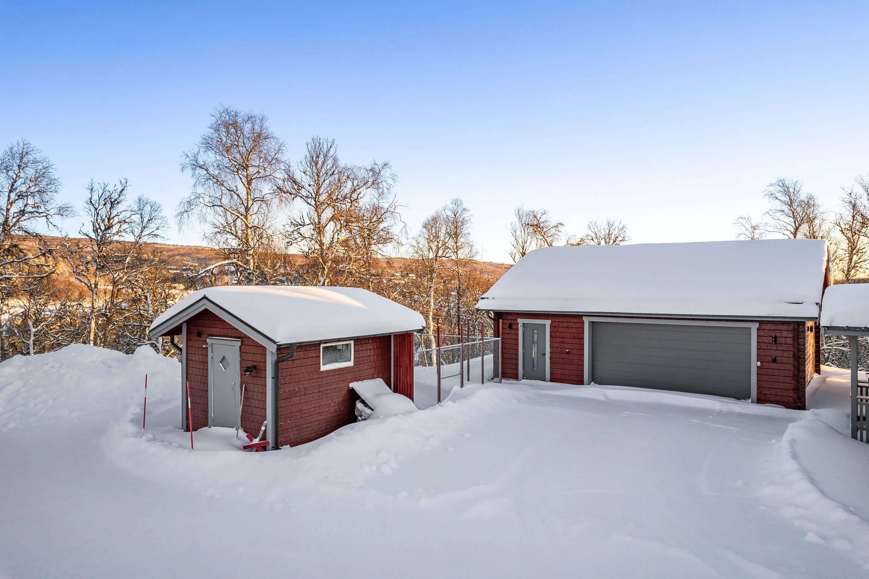 Nykyaikainen 3 makuuhuoneen huvila, jossa on laaja puutarha Bruksvallarnan maisemissa - Näytä kuva 37 / 43
