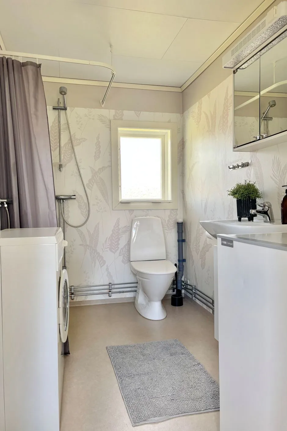 1970s Mountain Cabin with Expansive Grounds in Central Lofsdalen - View image 13 of 18