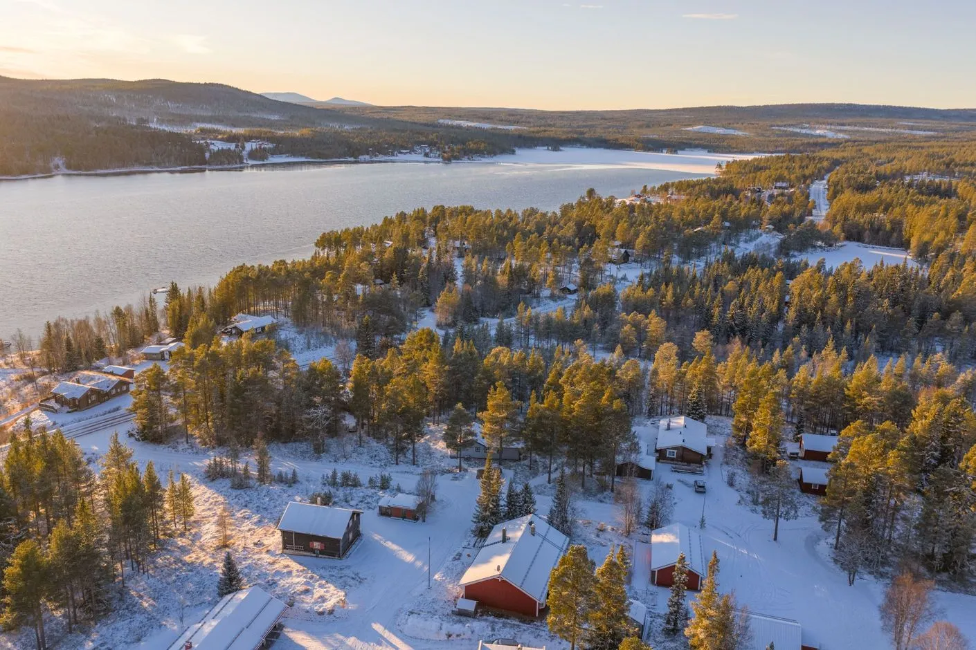 1970s Mountain Cabin with Expansive Grounds in Central Lofsdalen - View image 14 of 18