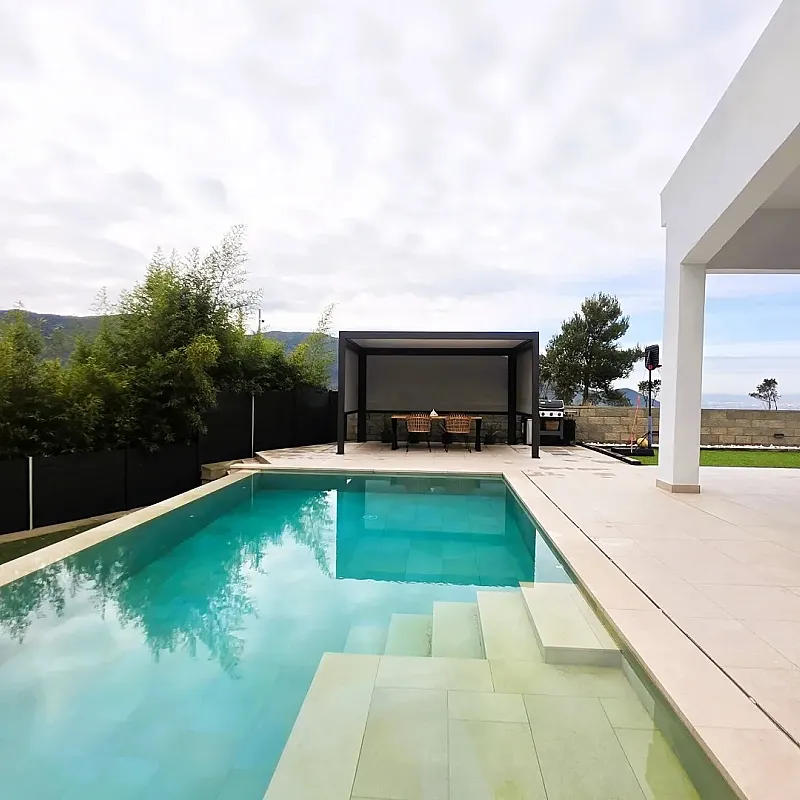 Modern 5-Bedroom House with Pool in Sant Fost de Campsentelles