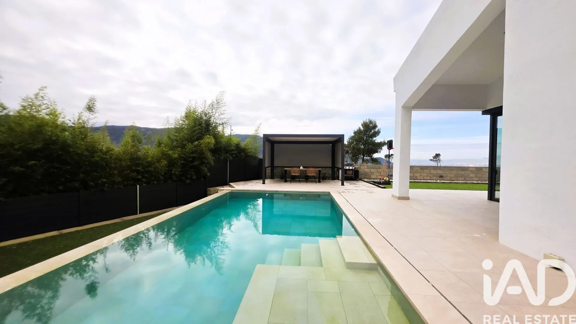 Modern 5-Bedroom House with Pool in Sant Fost de Campsentelles - Image 1