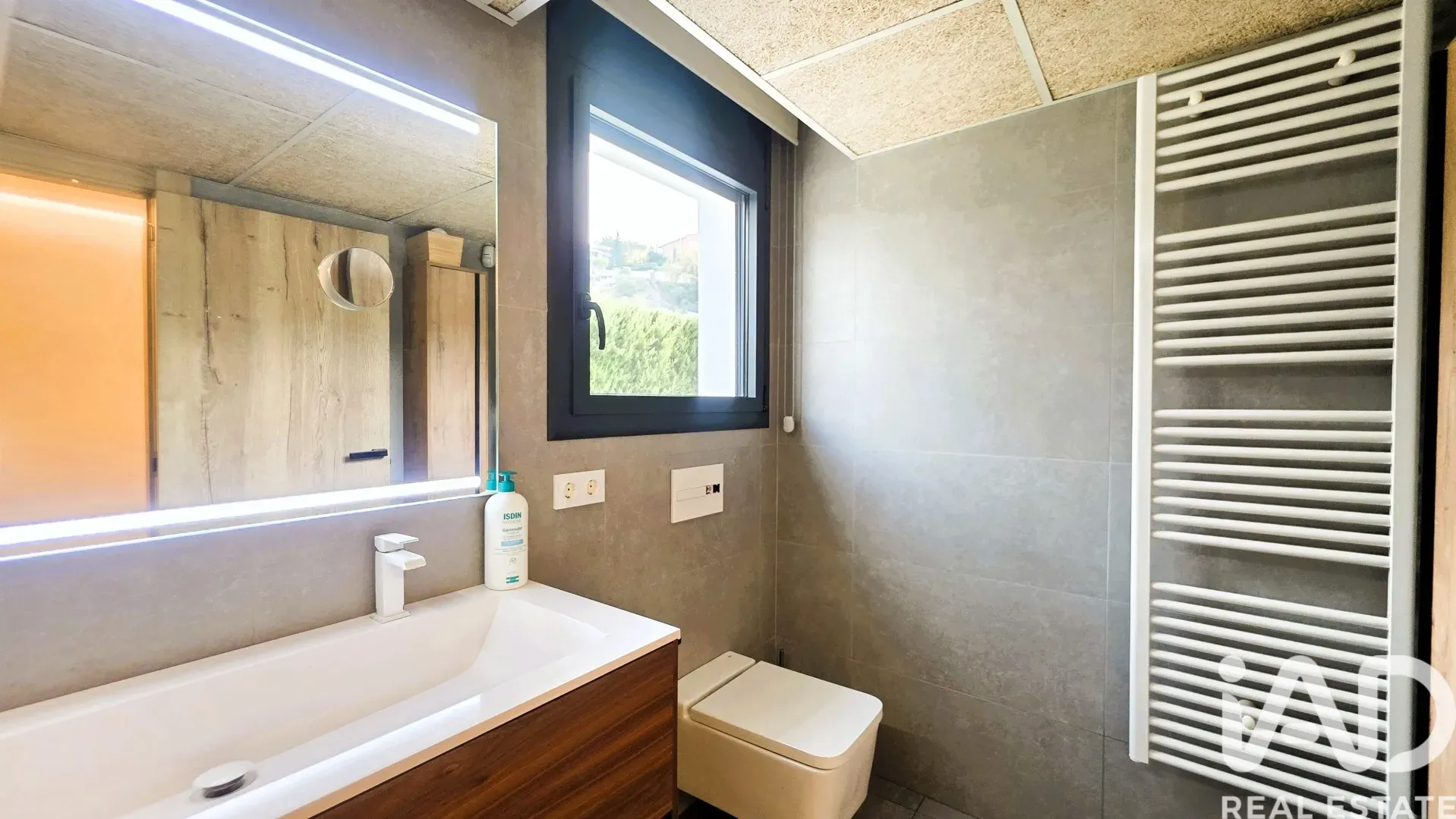 Modern 5-Bedroom House with Pool in Sant Fost de Campsentelles - View image 18 of 29