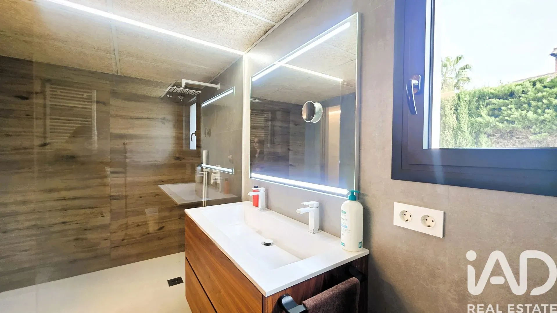 Modern 5-Bedroom House with Pool in Sant Fost de Campsentelles - View image 19 of 29