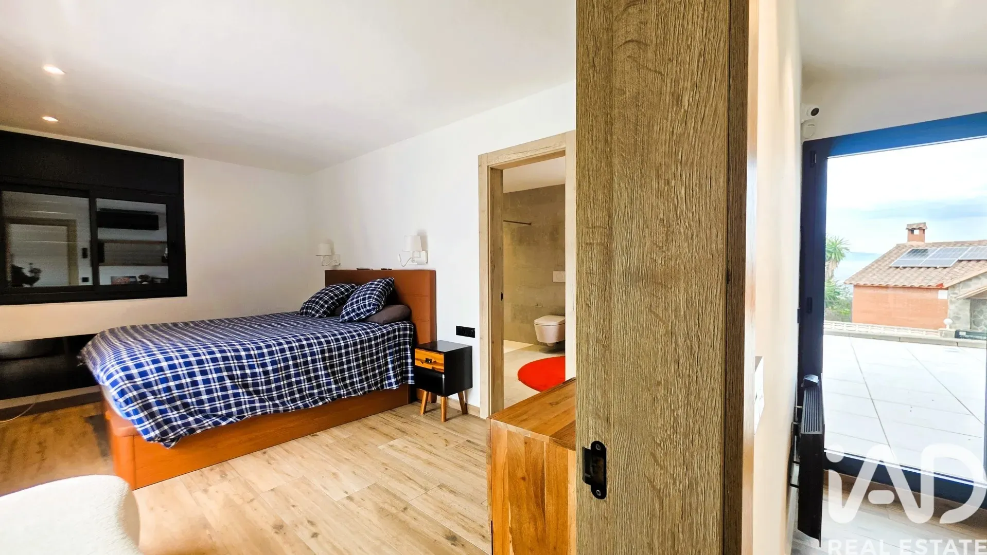 Modern 5-Bedroom House with Pool in Sant Fost de Campsentelles - View image 24 of 29