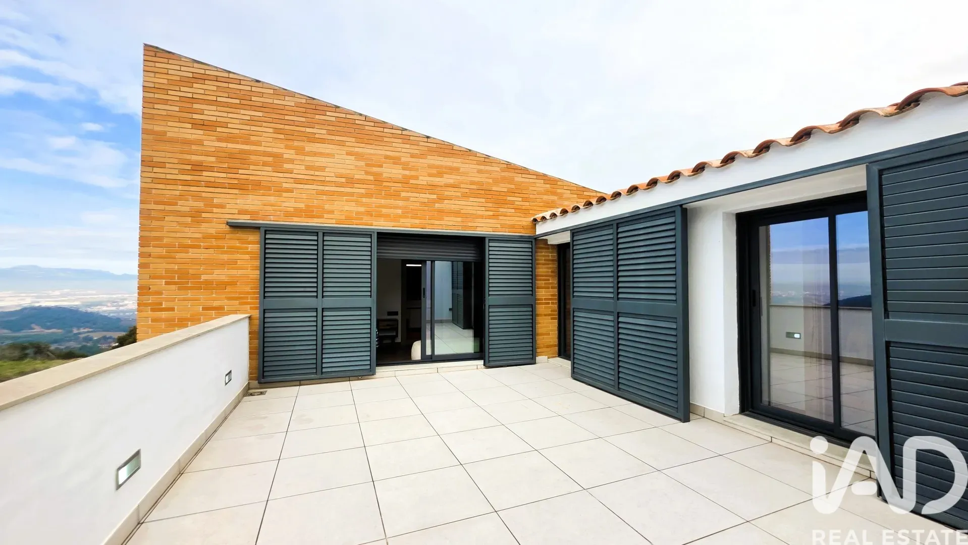 Modern 5-Bedroom House with Pool in Sant Fost de Campsentelles - View image 27 of 29