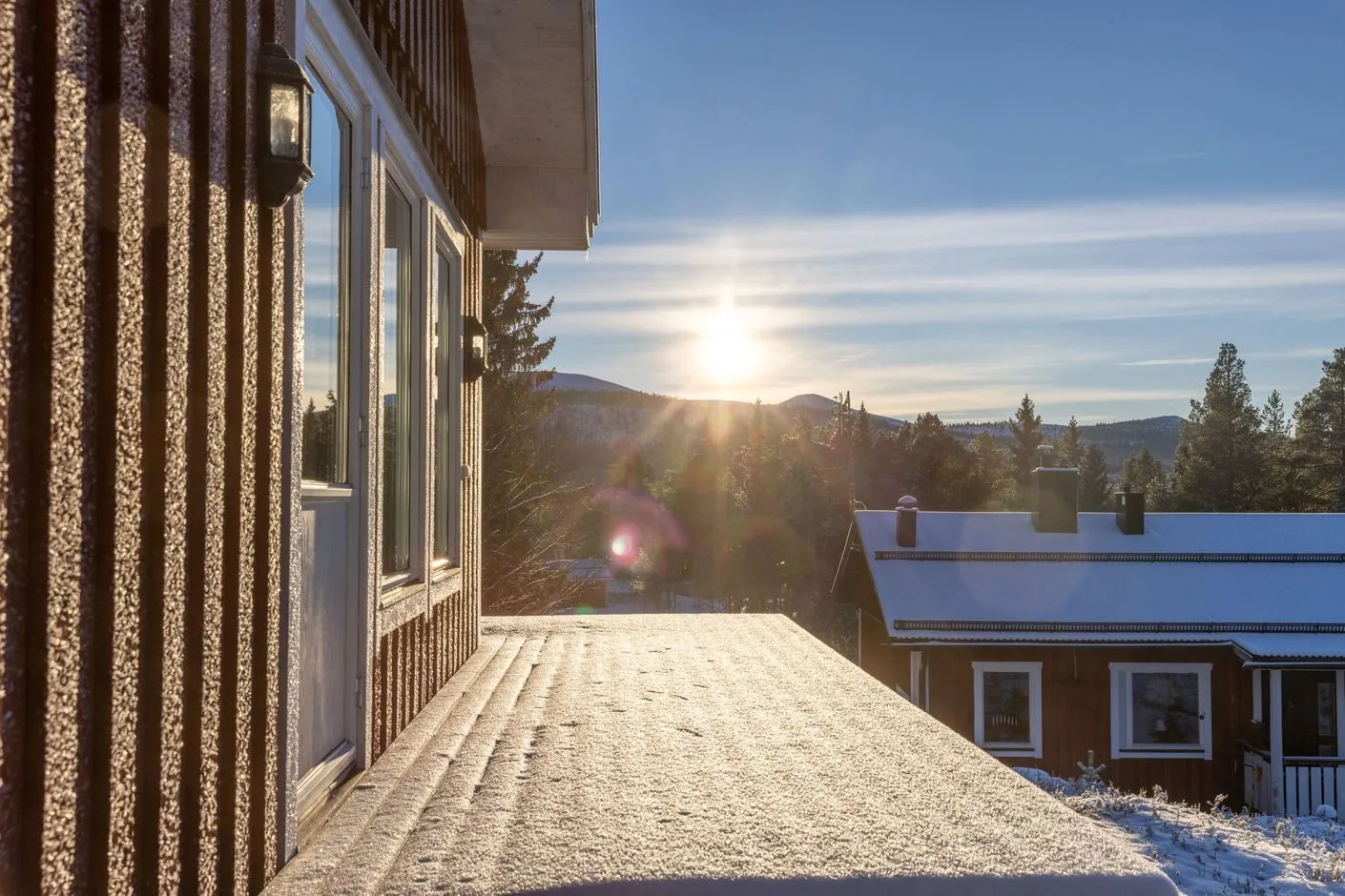 Contemporary 3-Bedroom Country House with Expansive Garden in Lofsdalen - Image 3