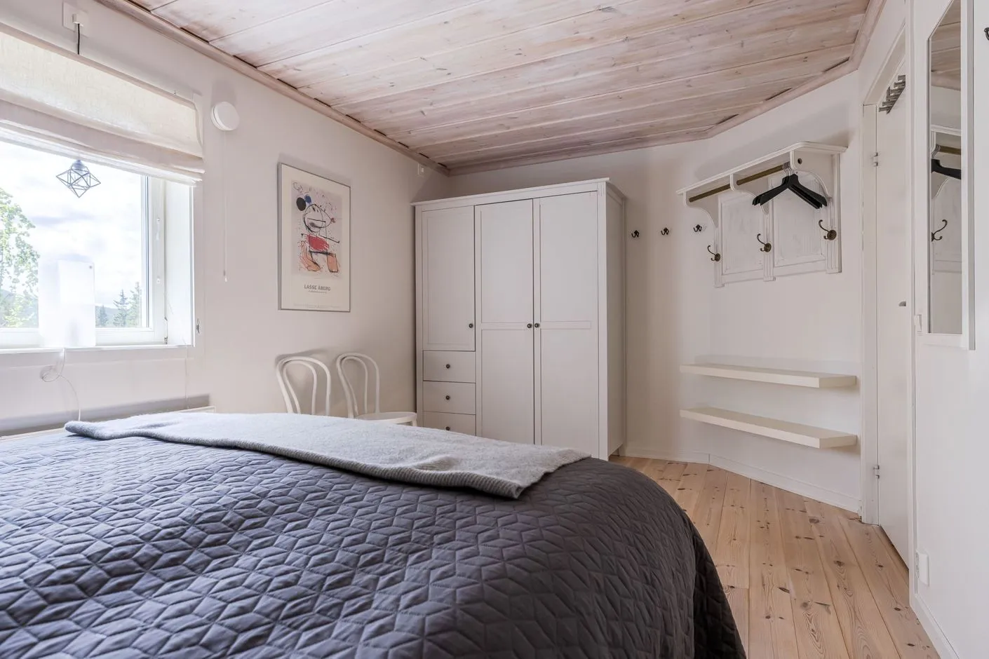 Contemporary 3-Bedroom Country House with Expansive Garden in Lofsdalen - View image 10 of 32