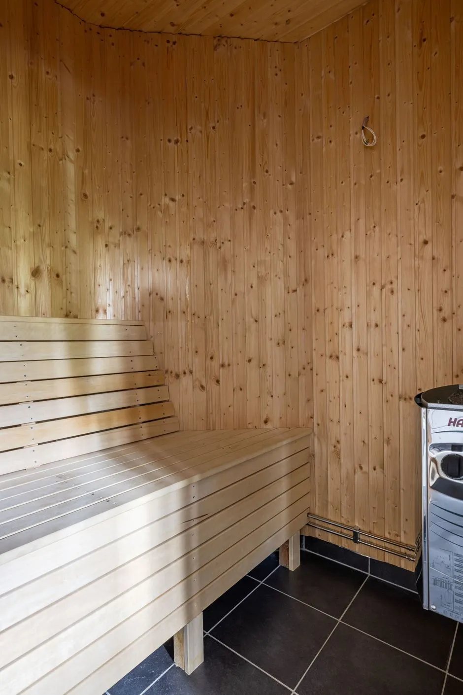 Contemporary 3-Bedroom Country House with Expansive Garden in Lofsdalen - View image 23 of 32