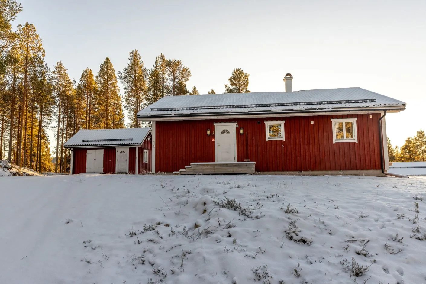 Contemporary 3-Bedroom Country House with Expansive Garden in Lofsdalen - View image 26 of 32